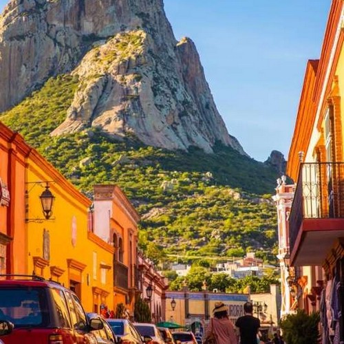 La Peña de Bernal Town
