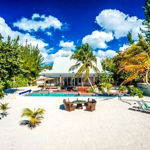 White Cottage Villa