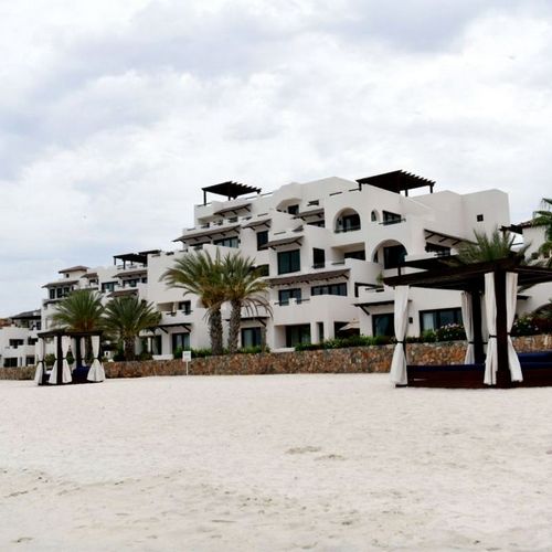 Playa de La Paz Beachfront Hotel