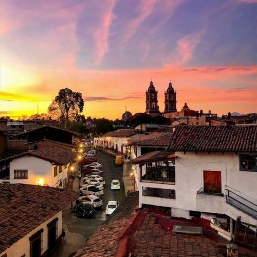 Valle de Bravo Town
