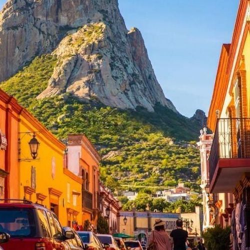 Peña de Bernal Town
