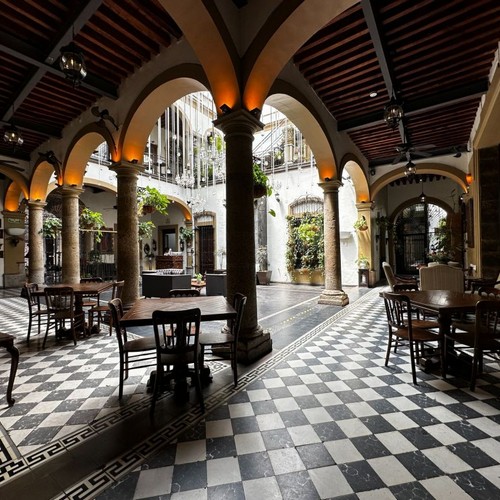 Casa Pedro Loza